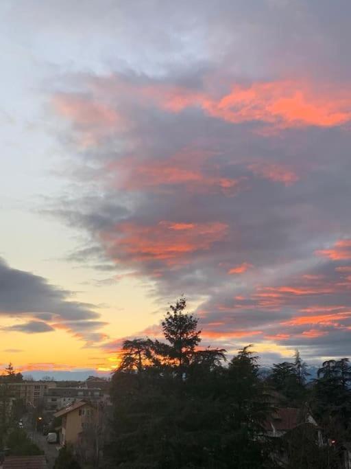 Au Beau Voyage A 2 Pas Des Thermes Thonon-les-Bains Bagian luar foto